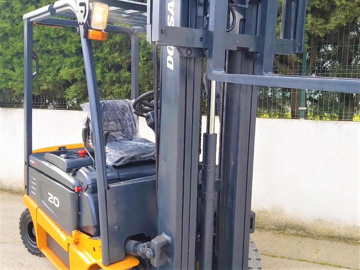 Empilhador Elétrico Doosan — image 5