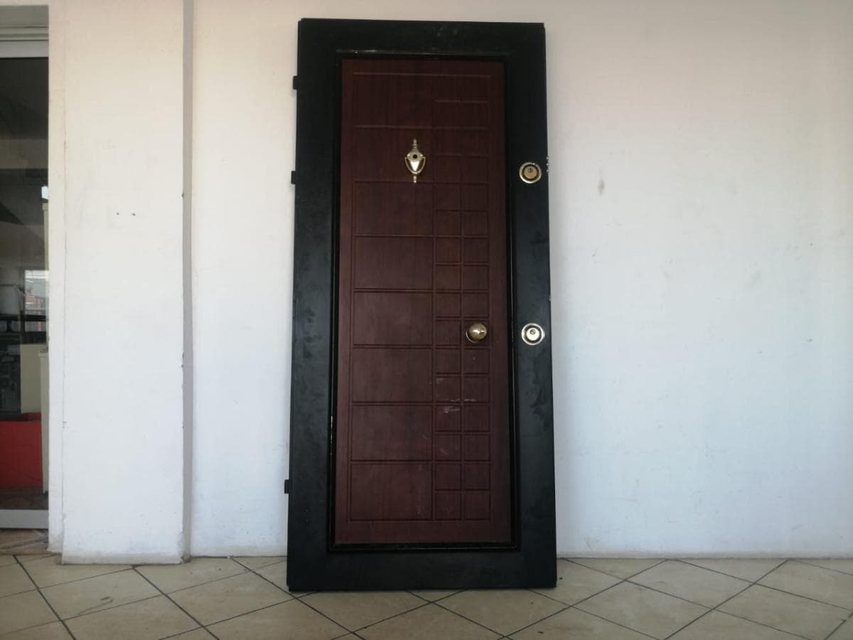Porta de Madeira ·