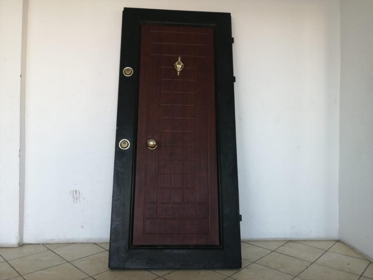 Porta de Madeira ·