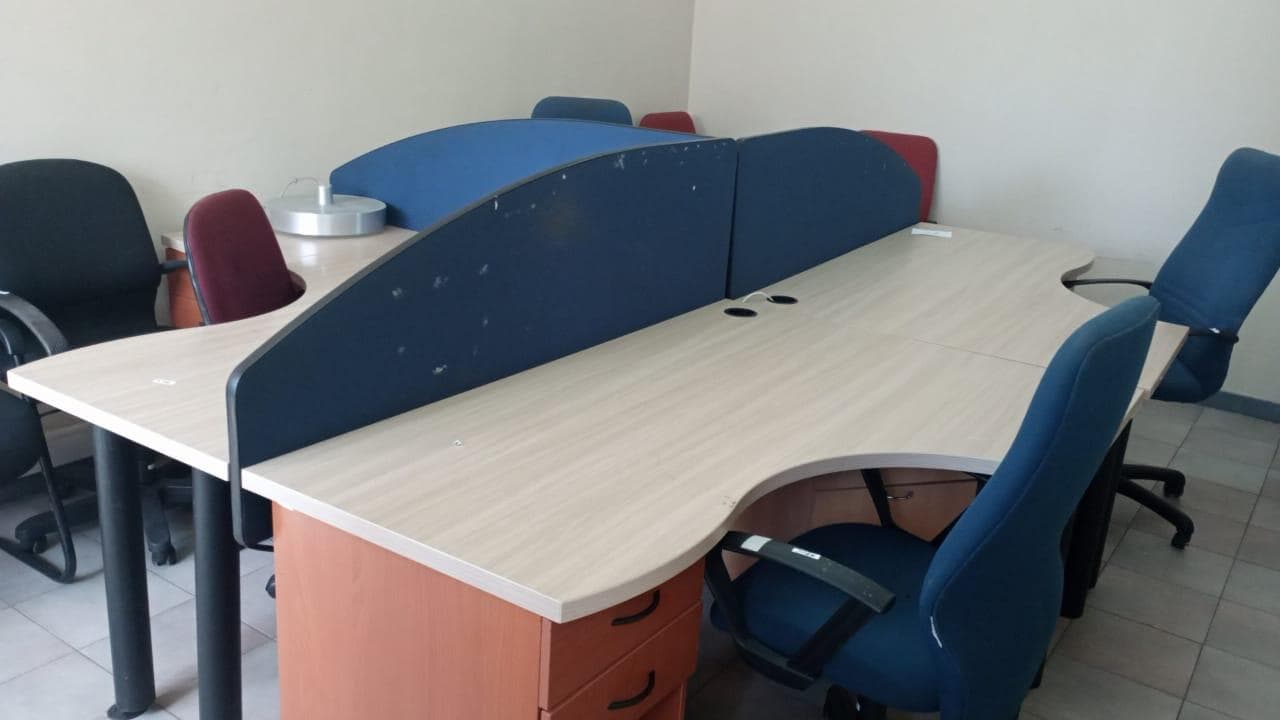 Mobiliário de escritório · — imagem 1