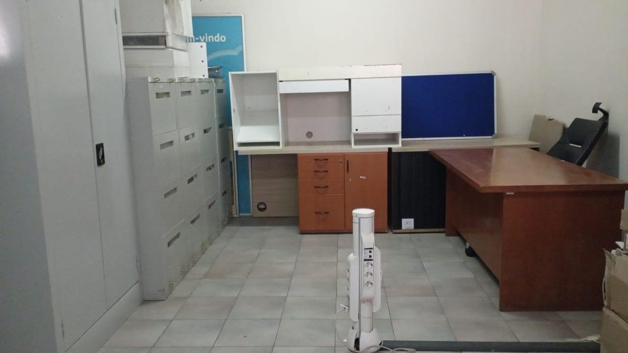 Mobiliario de oficina · — imagen 1