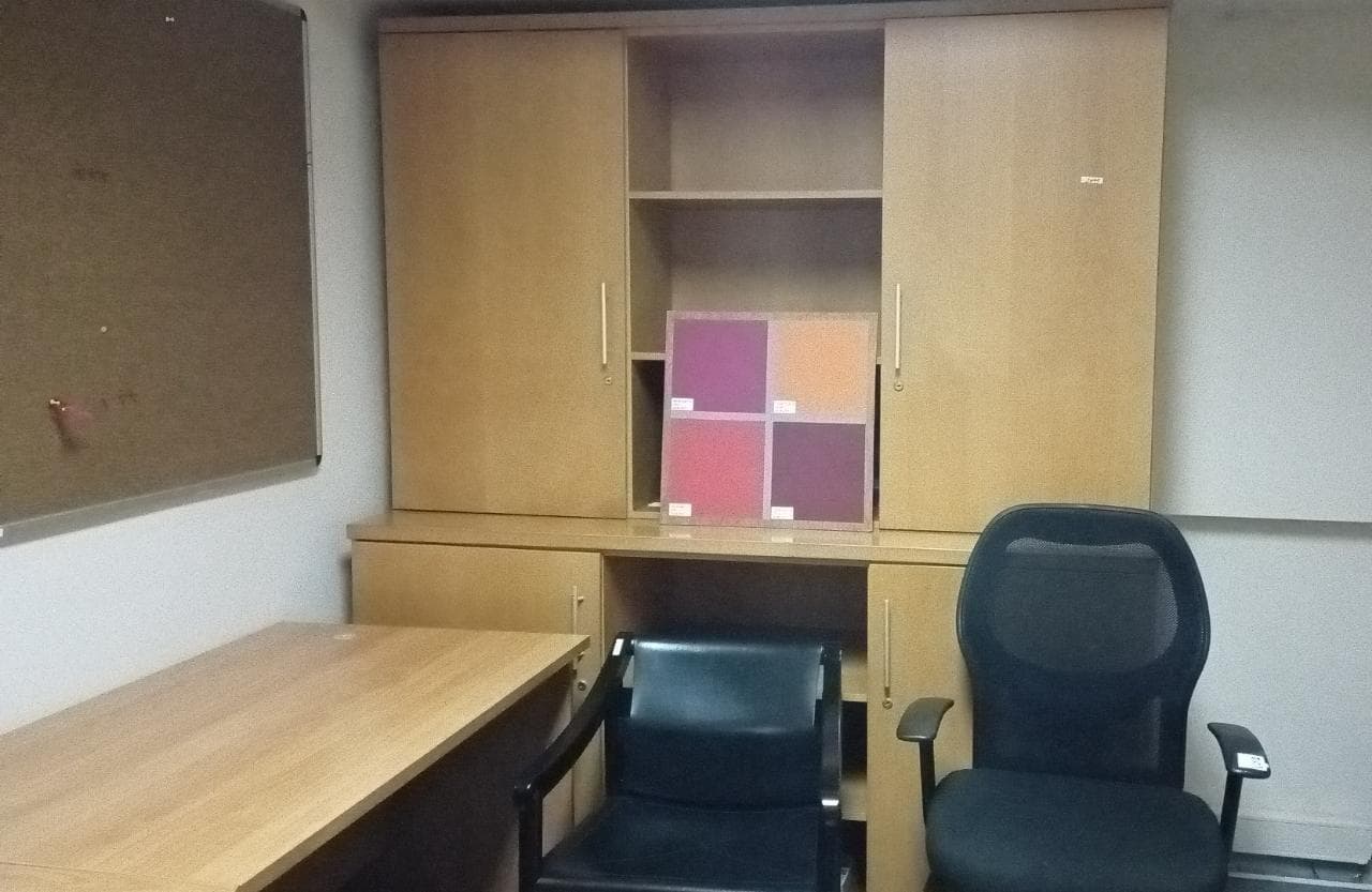 Mobiliario de oficina ·