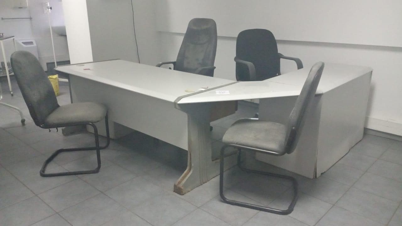 Mobiliário de escritório ·
