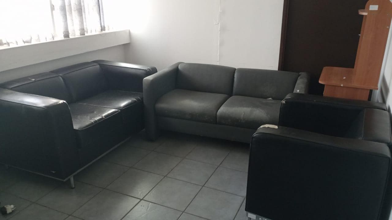 Mobiliário de escritório ·