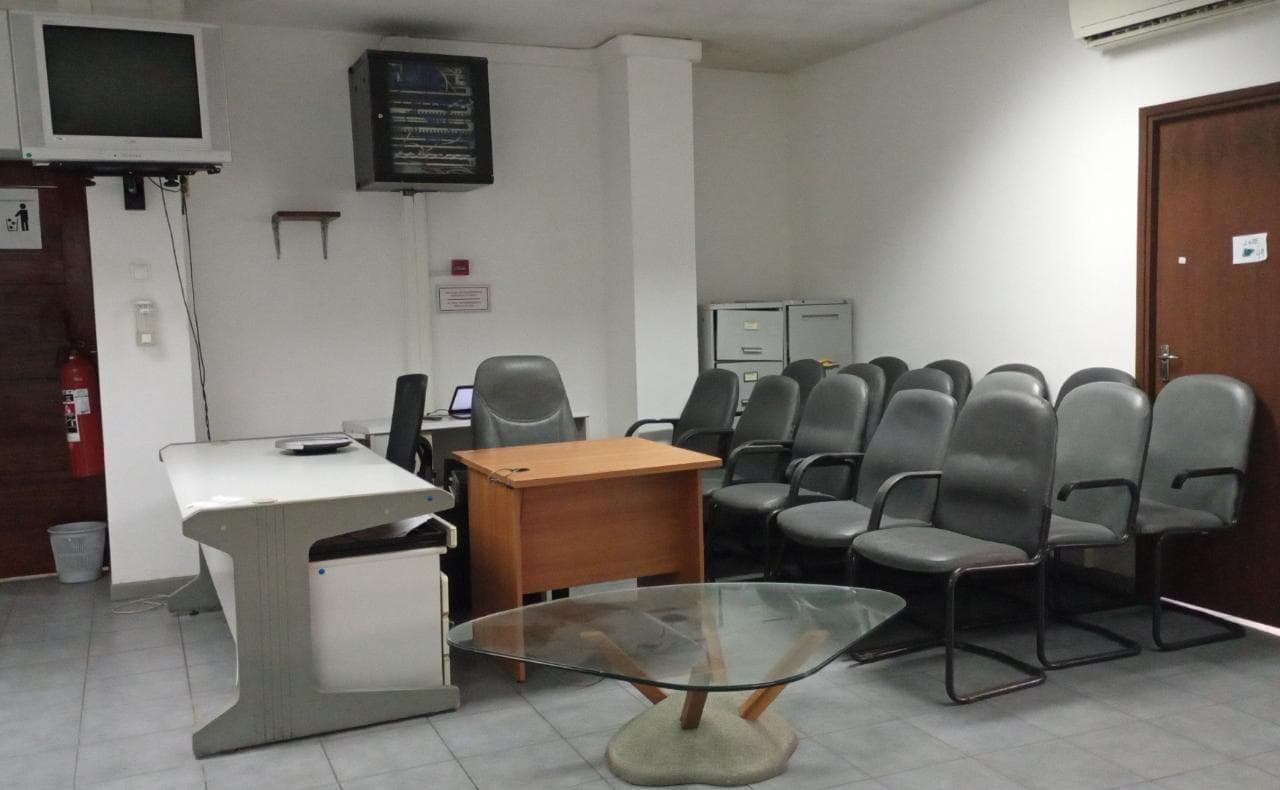 Mobiliario de oficina ·