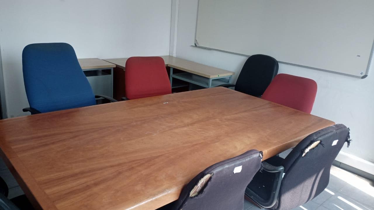 Mobiliario de oficina ·