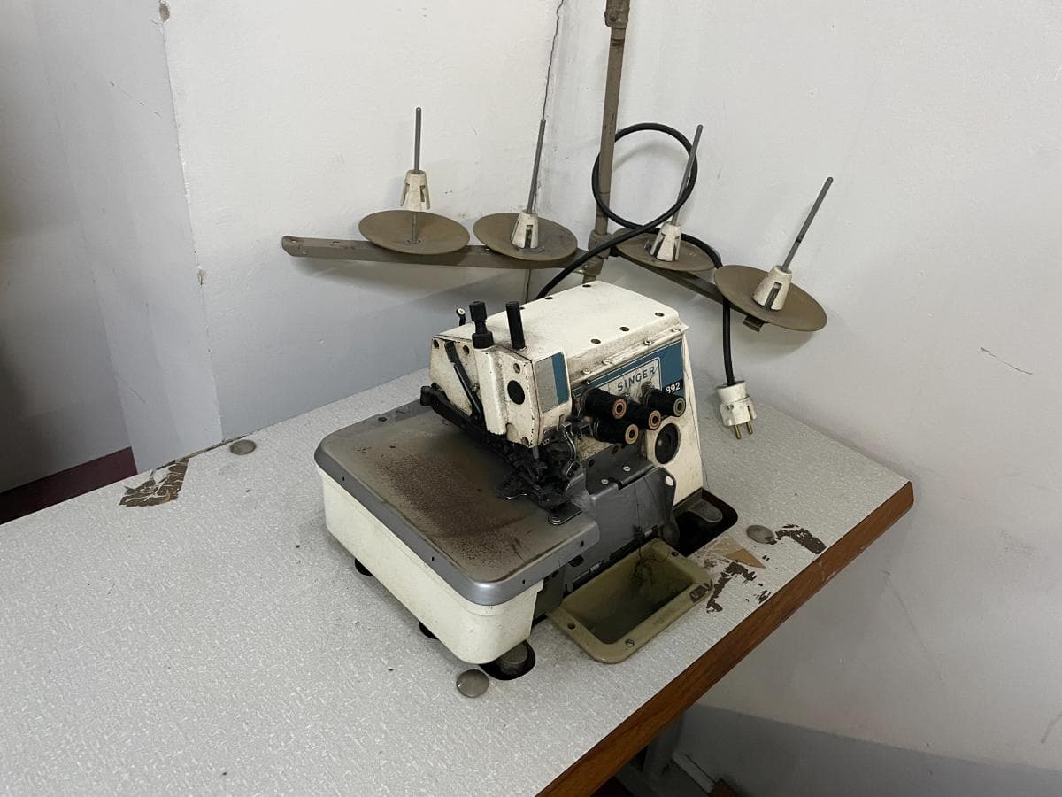 Máquina Corte e Cose