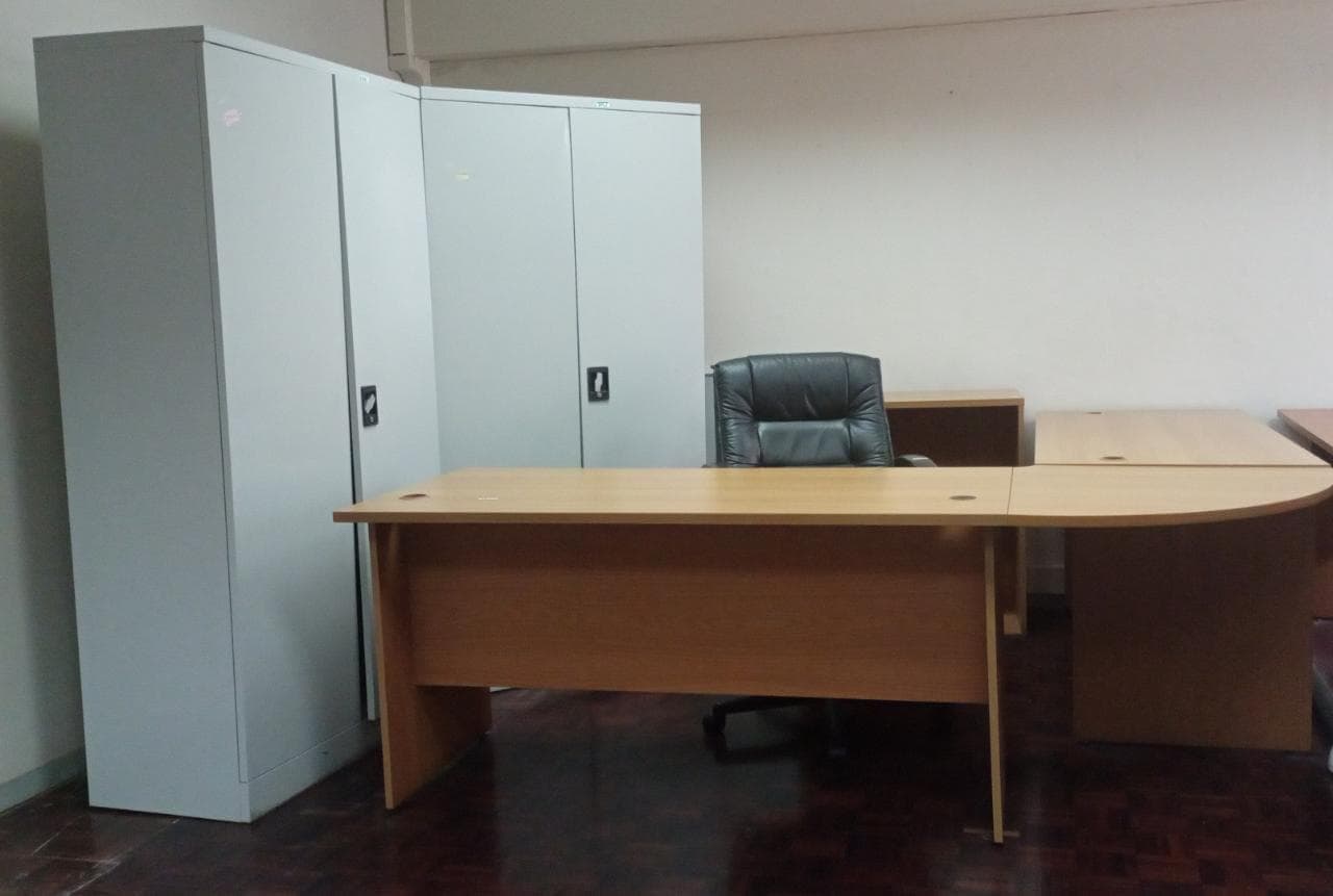 Mobiliário de escritório · — imagem 1