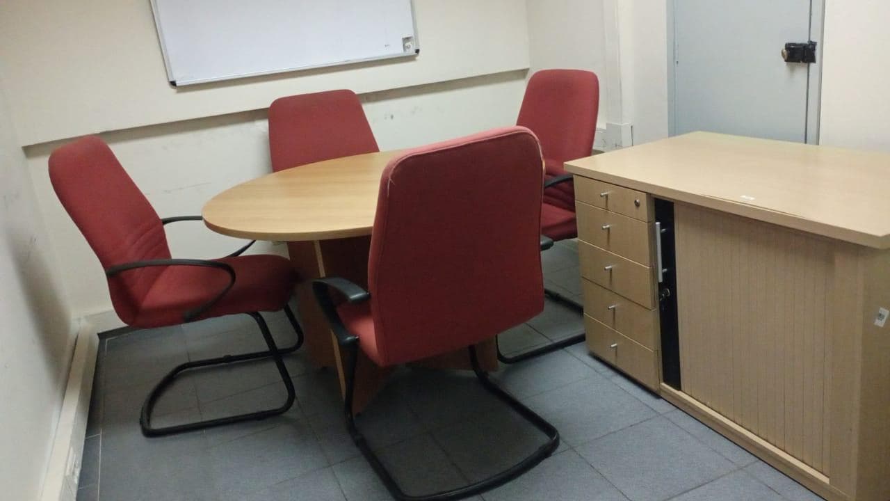 Mobiliario de oficina ·