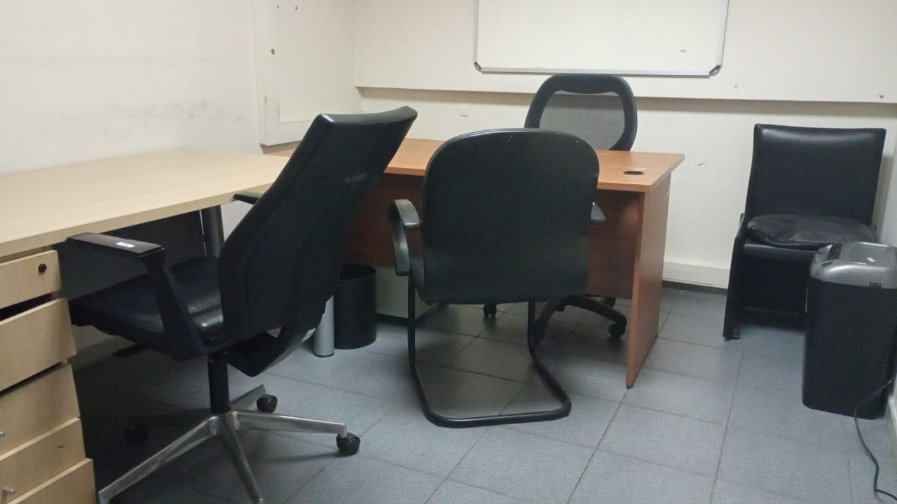 Mobiliario de oficina ·