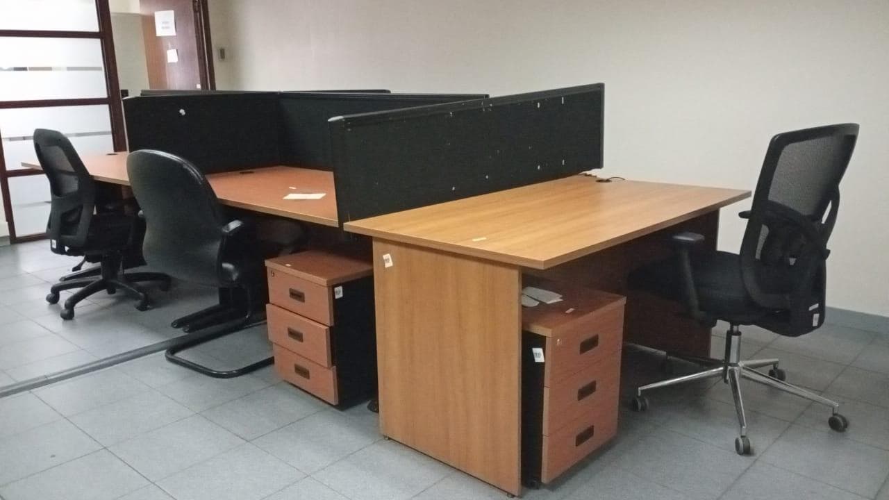 Mobiliario de oficina · — imagen 1