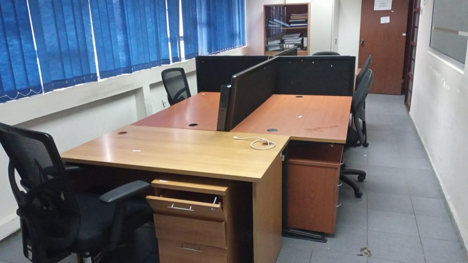 Mobiliario de oficina · — imagen 2