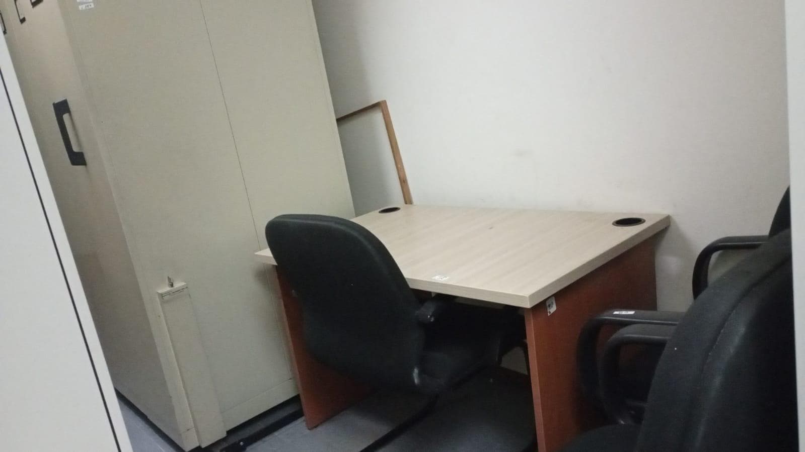 Mobiliário de escritório · — imagem 1