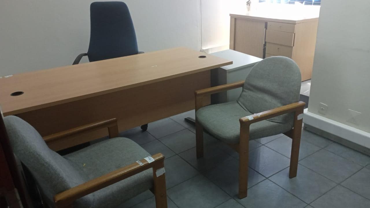 Mobiliario de oficina ·