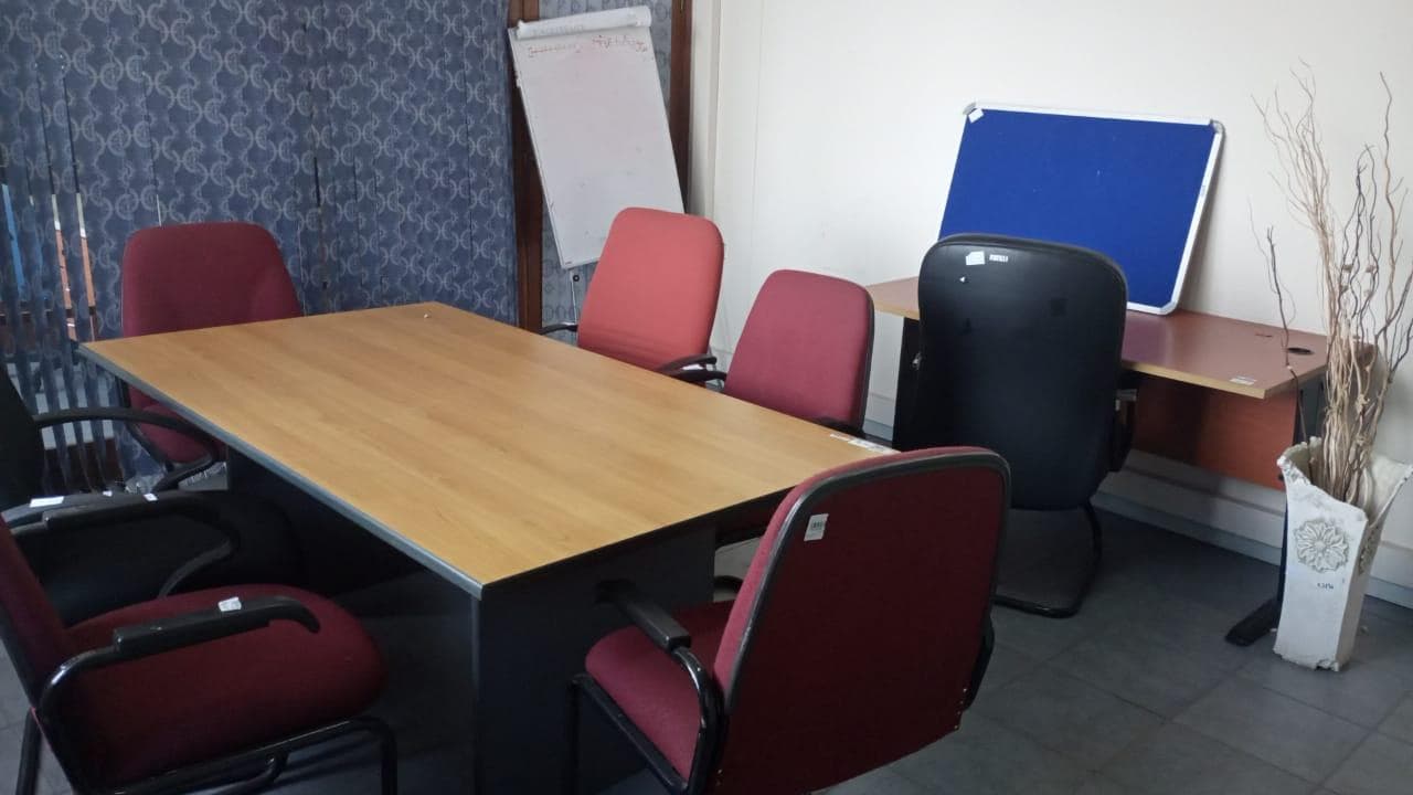 Mobiliário de escritório · — imagem 1
