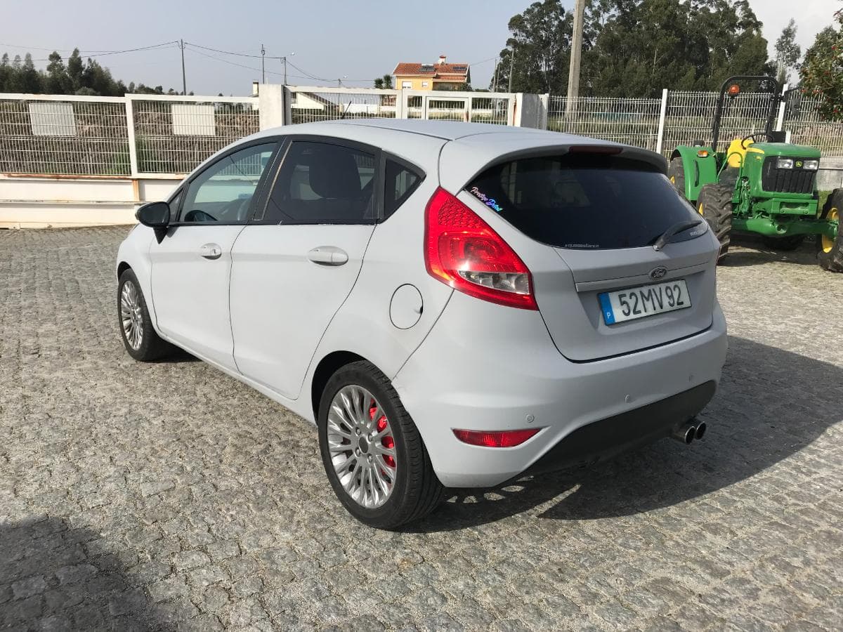 Ford Fiesta 1.4TDCI · Ano 2012 — imagen 4