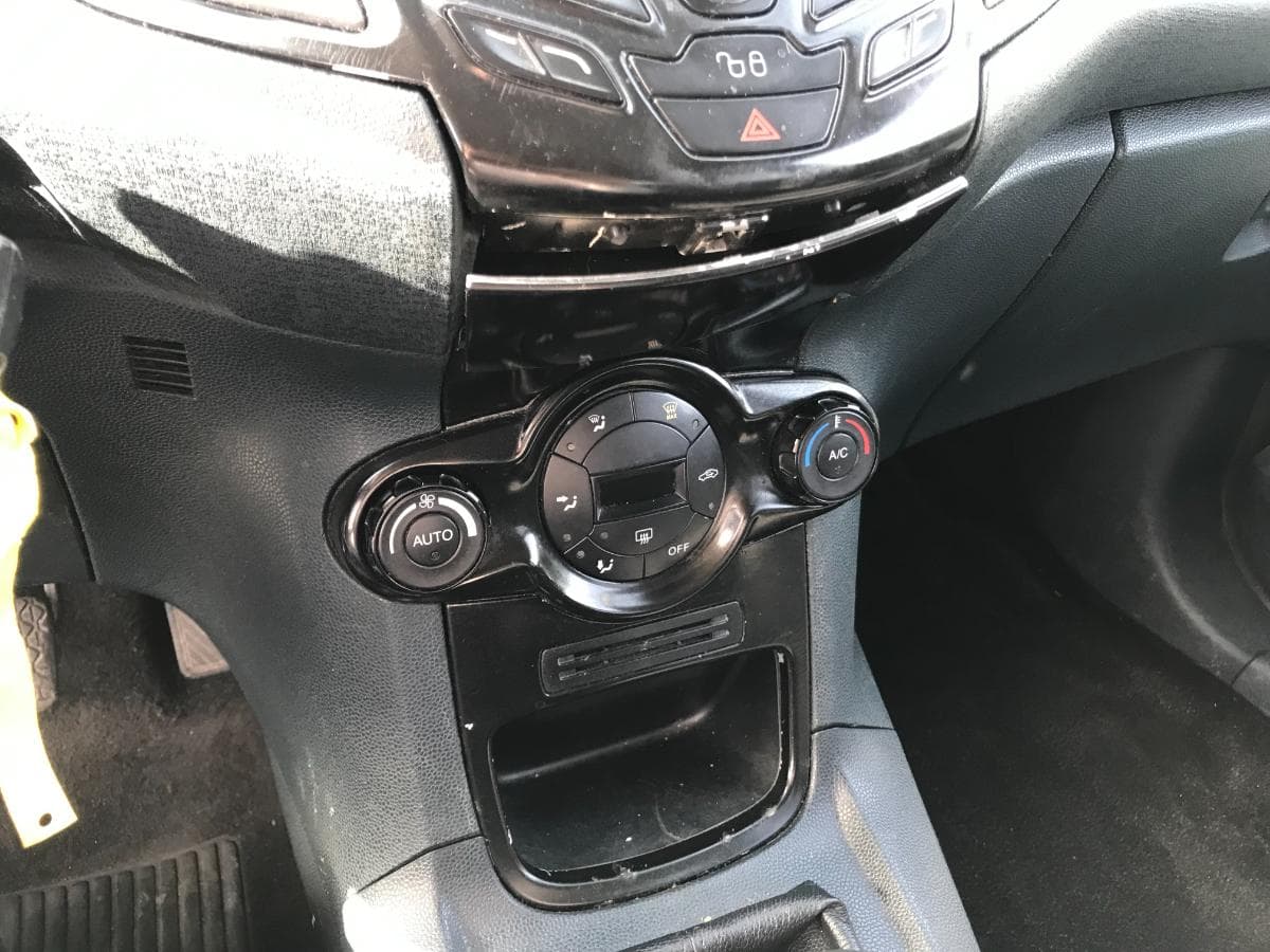 Ford Fiesta 1.4TDCI · Ano 2012 — imagen 27