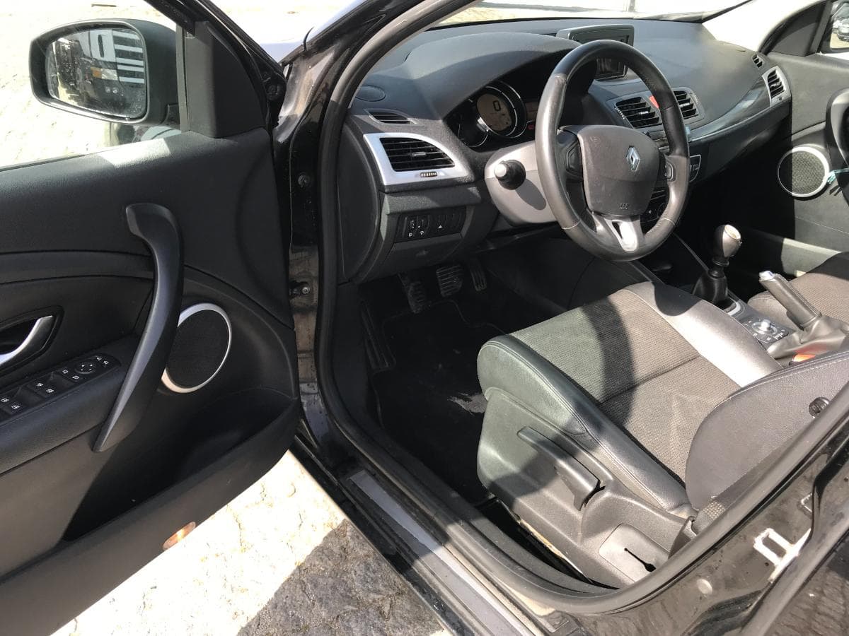 Renault Mégane 1.5DCI · Ano 2011 — imagen 18