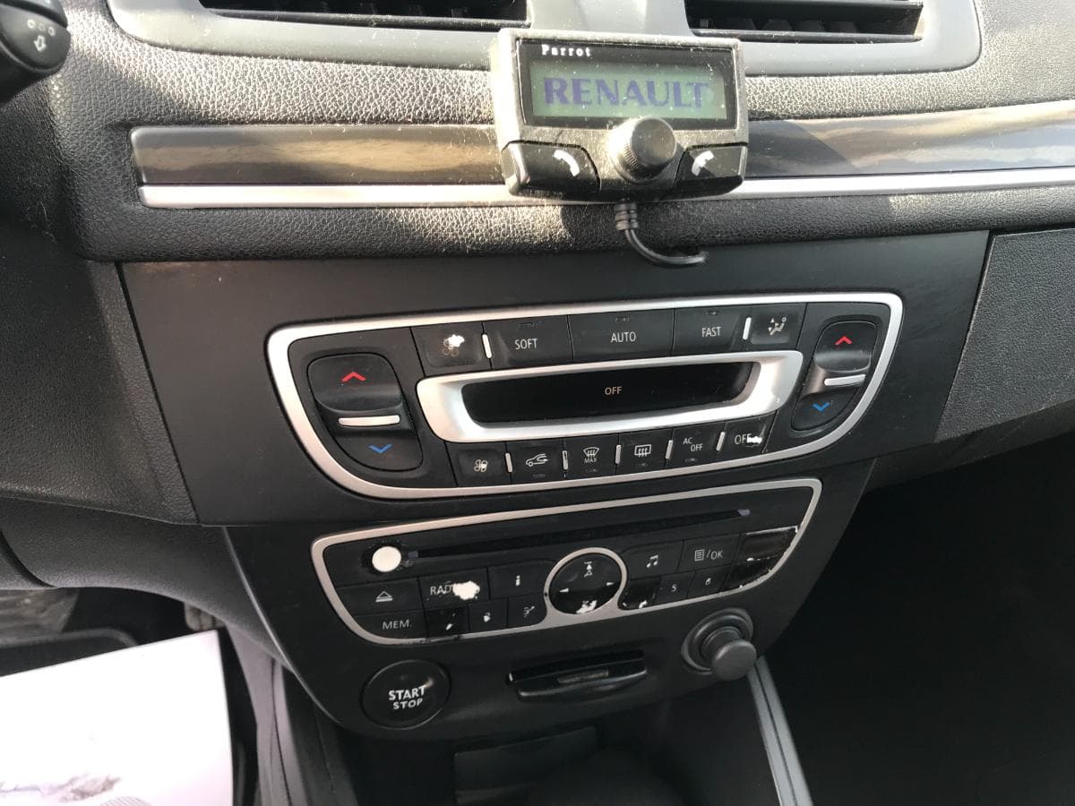 Renault Mégane 1.5DCI · Ano 2011 — imagen 25