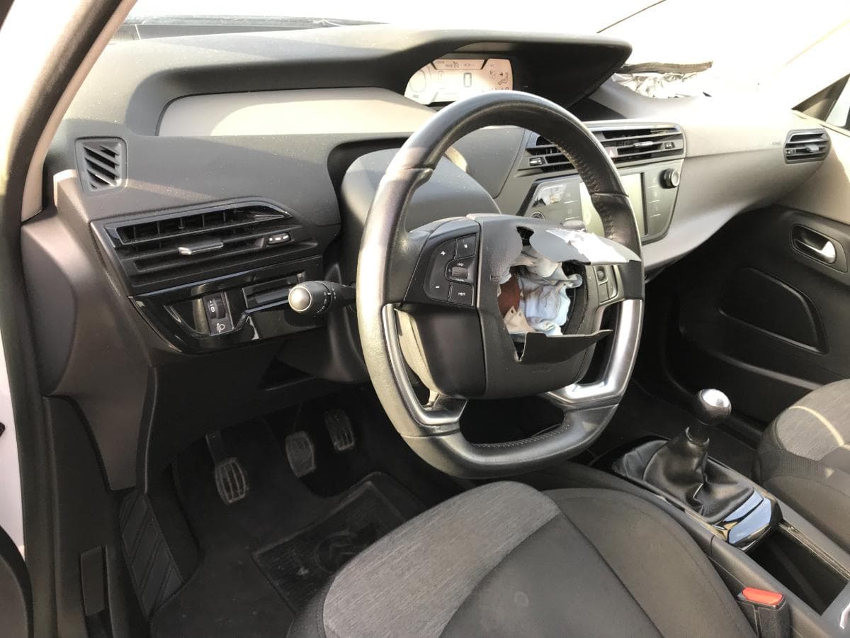 Citroën C4 Picasso 1.6HDI · Ano 2014 — image 24