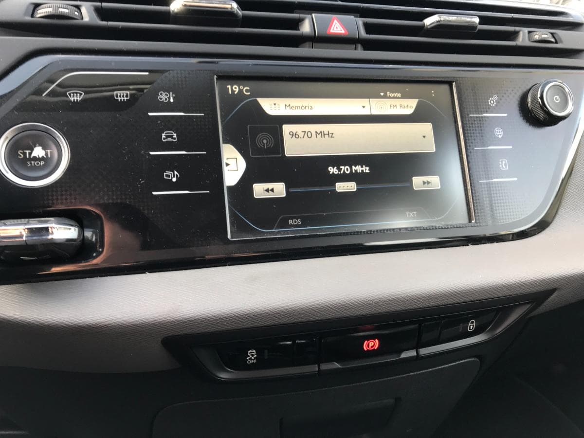 Citroën C4 Picasso 1.6HDI · Ano 2014 — image 27