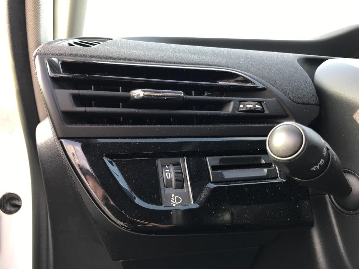 Citroën C4 Picasso 1.6HDI · Ano 2014 — image 30