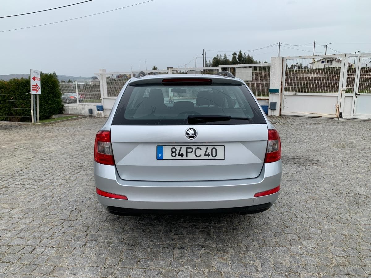 Skoda Octavia 1.6TDI · Ano 2014 — image 5