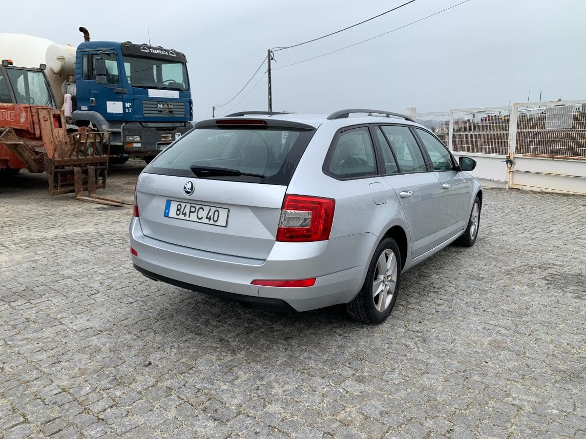 Skoda Octavia 1.6TDI · Ano 2014 — image 4