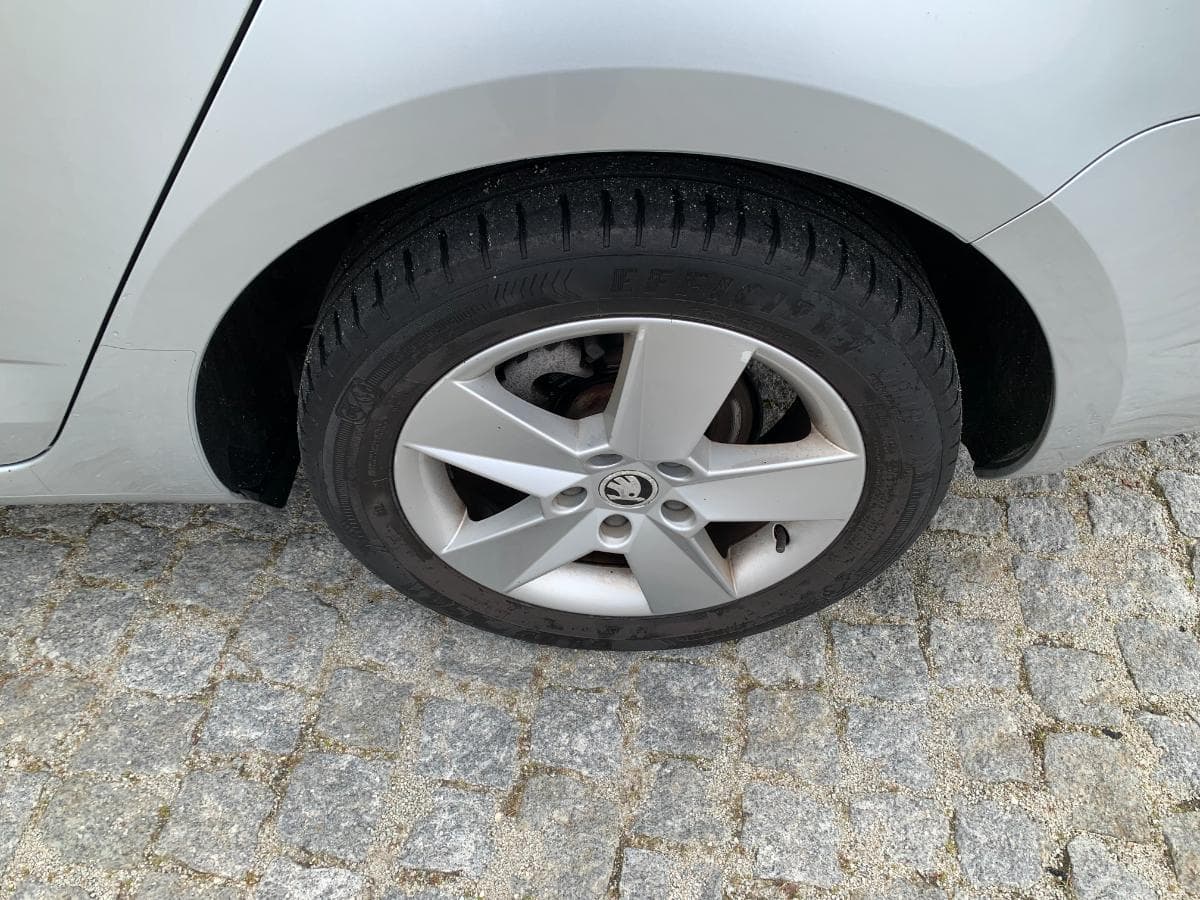 Skoda Octavia 1.6TDI · Ano 2014 — image 13
