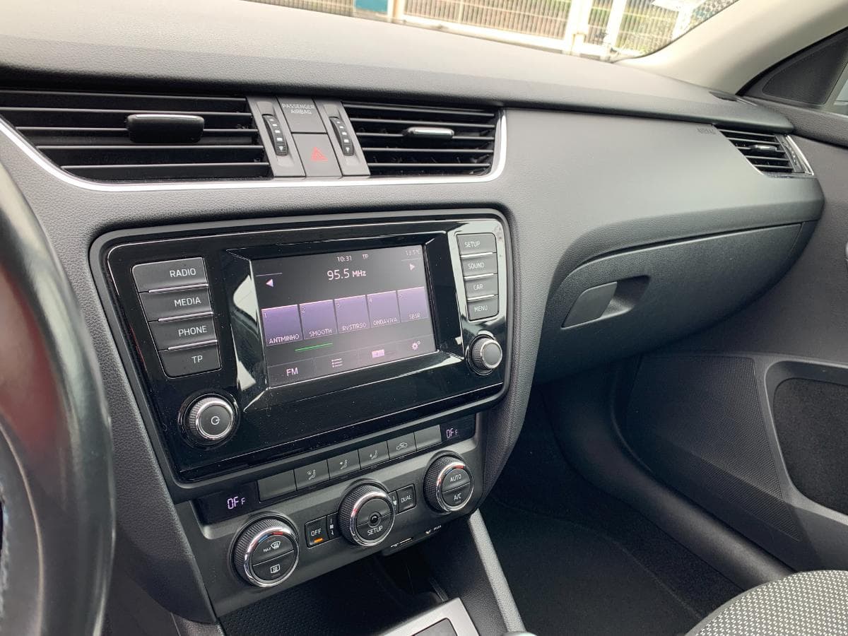 Skoda Octavia 1.6TDI · Ano 2014 — image 21