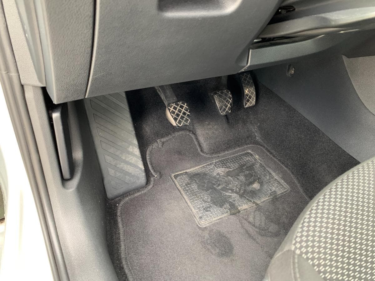 Skoda Octavia 1.6TDI · Ano 2014 — image 23