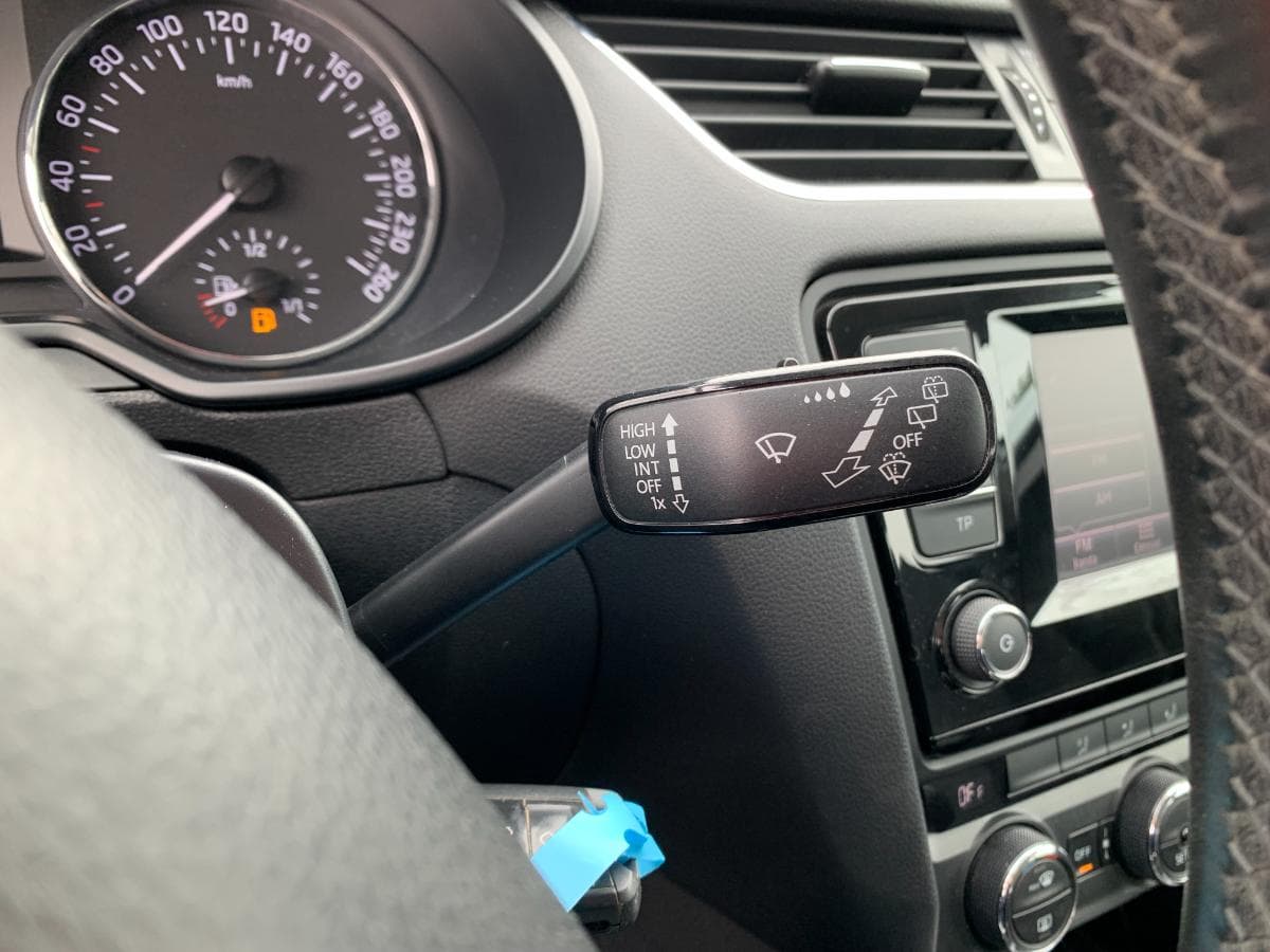 Skoda Octavia 1.6TDI · Ano 2014 — image 25
