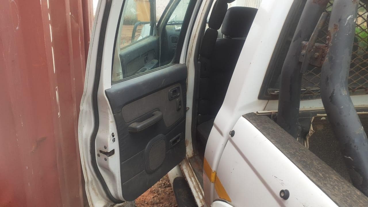 Nissan Hardbody · — imagem 10