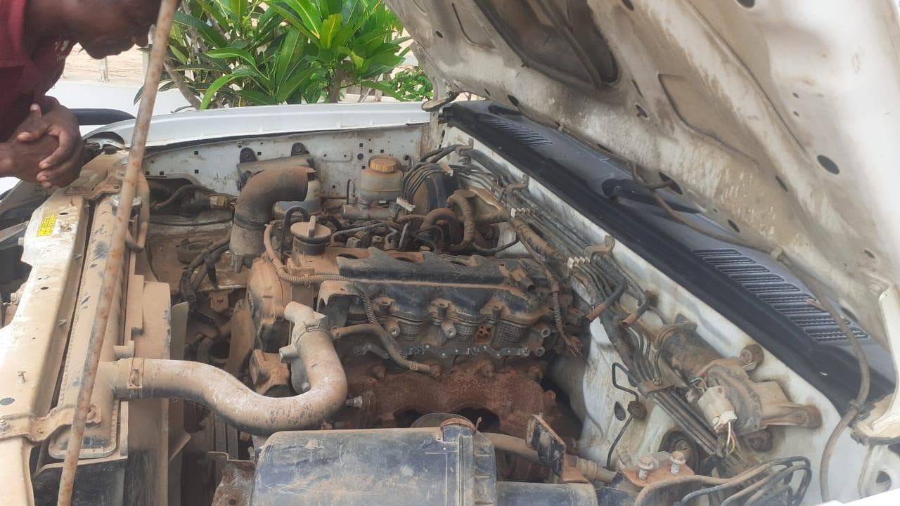 Nissan Hardbody · — imagem 13