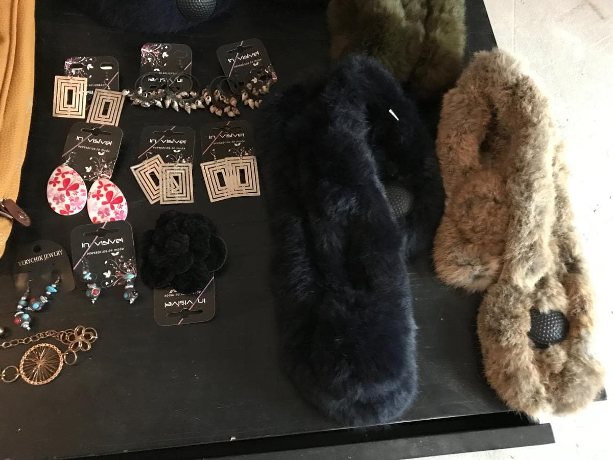 Vestuário · Mobiliário Expositor · Material Informático — imagen 4
