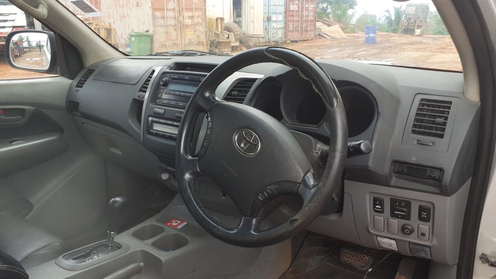 Toyota Hilux  · — imagem 4
