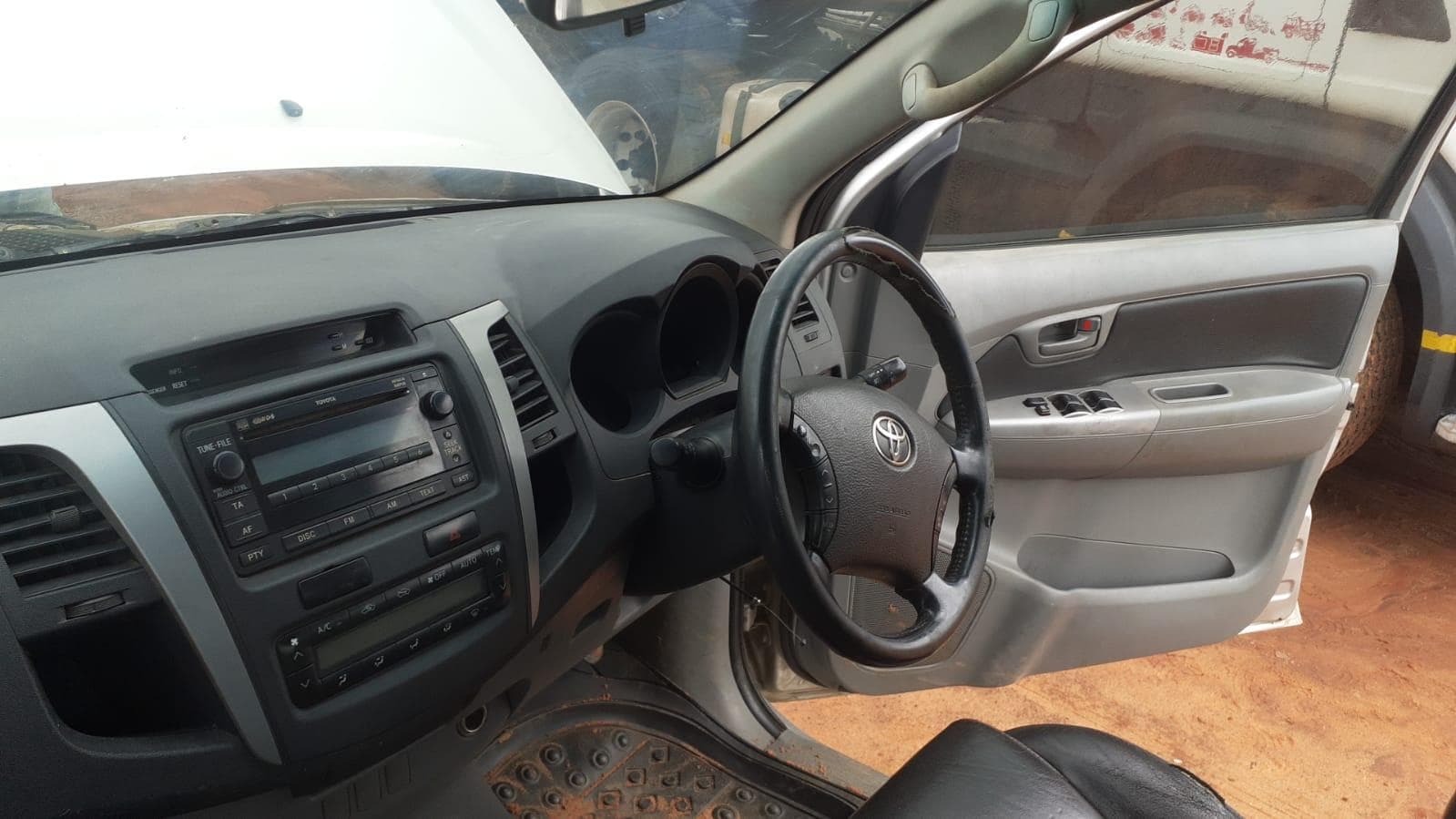 Toyota Hilux  · — imagem 11