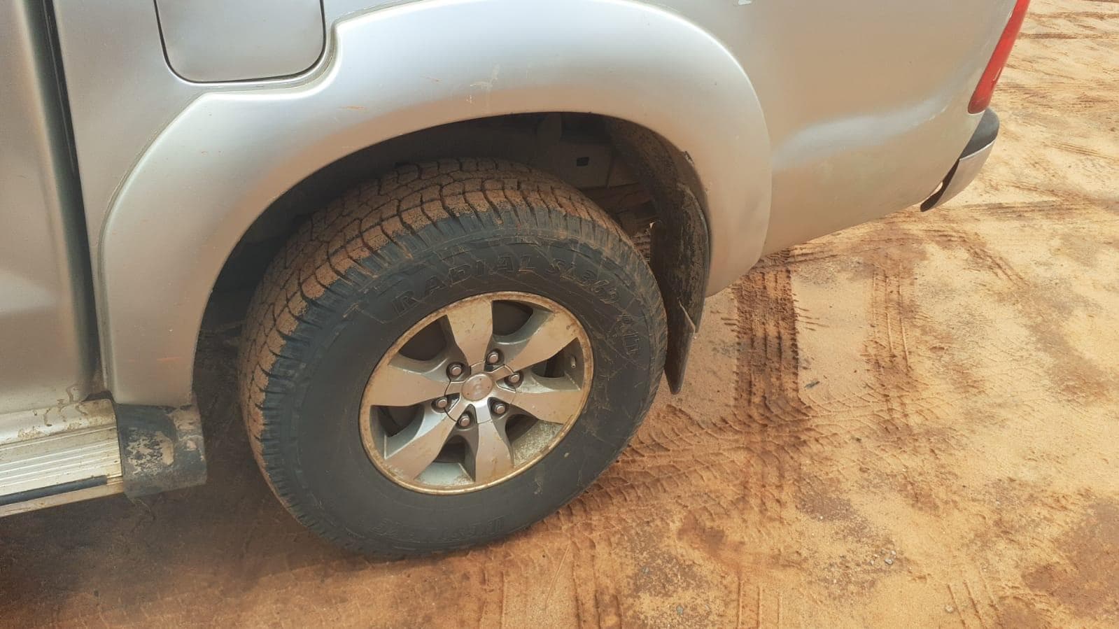 Toyota Hilux  · — imagem 15