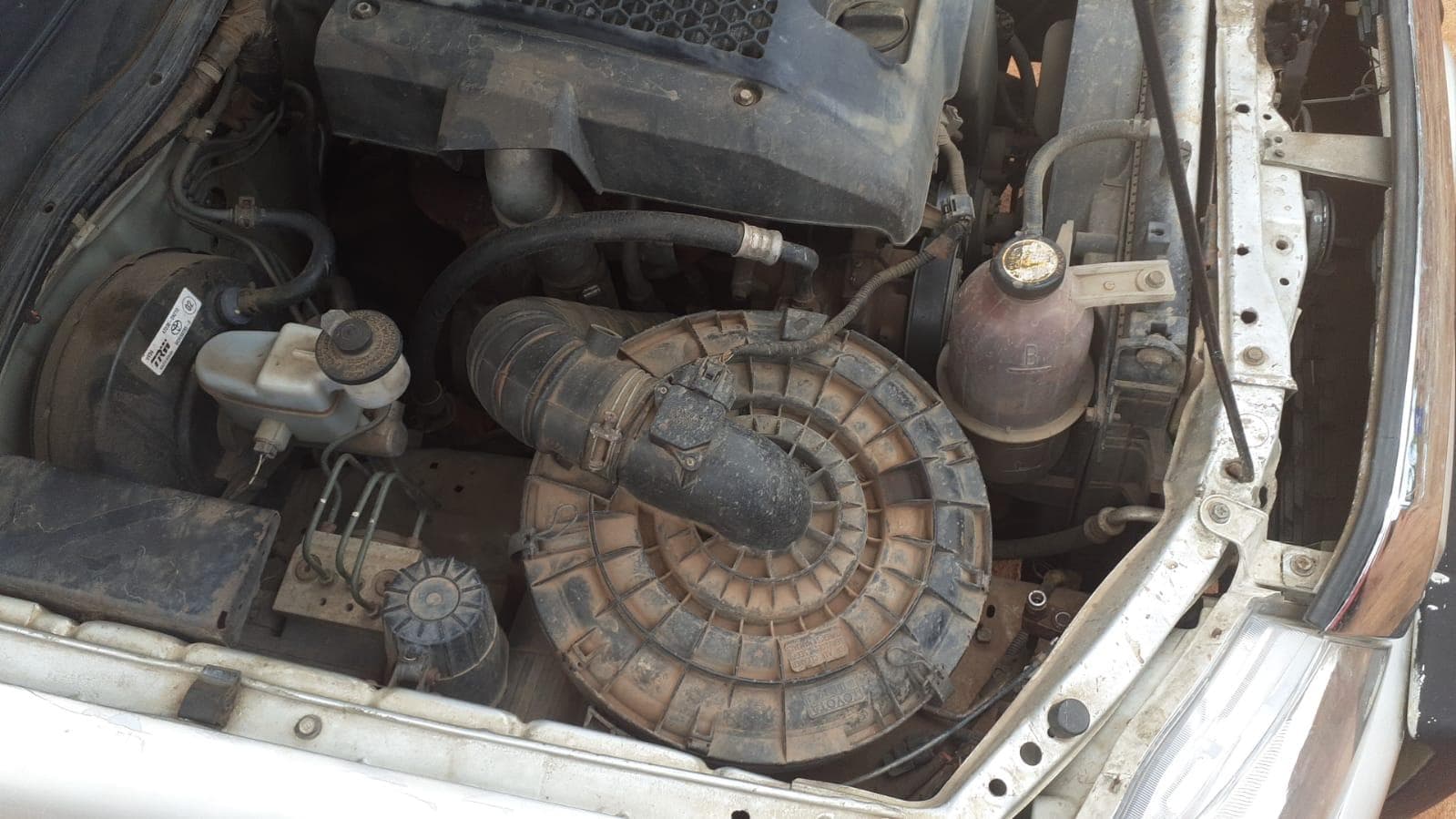 Toyota Hilux  · — imagem 16