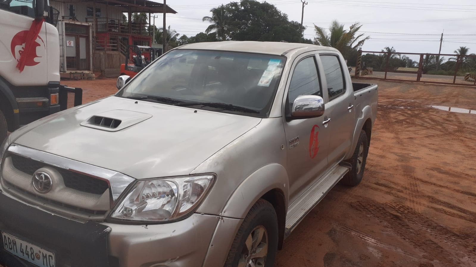 Toyota Hilux  ·