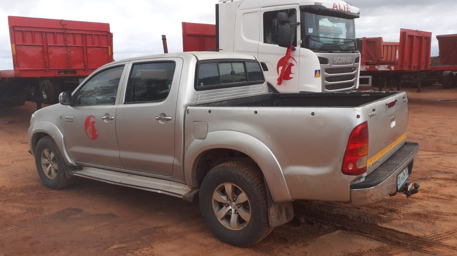 Toyota Hilux  · — imagem 18