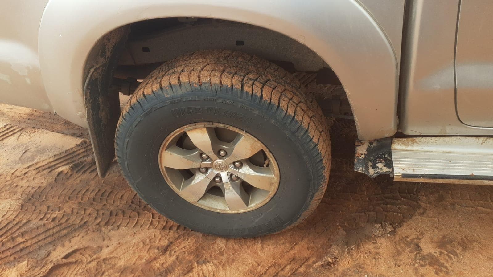 Toyota Hilux  · — imagem 22