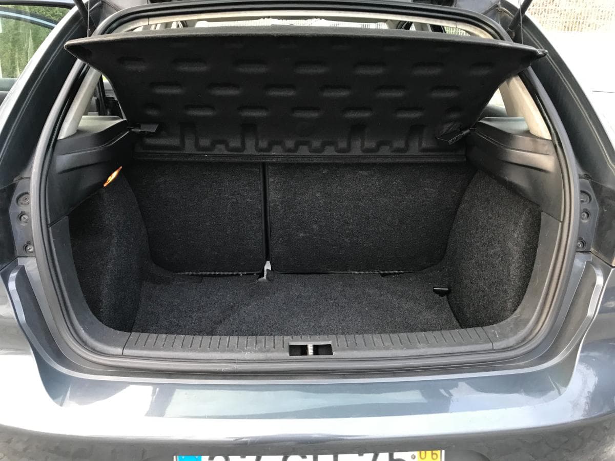 Seat Ibiza 1.4 TDI · Ano 2006 — image 8