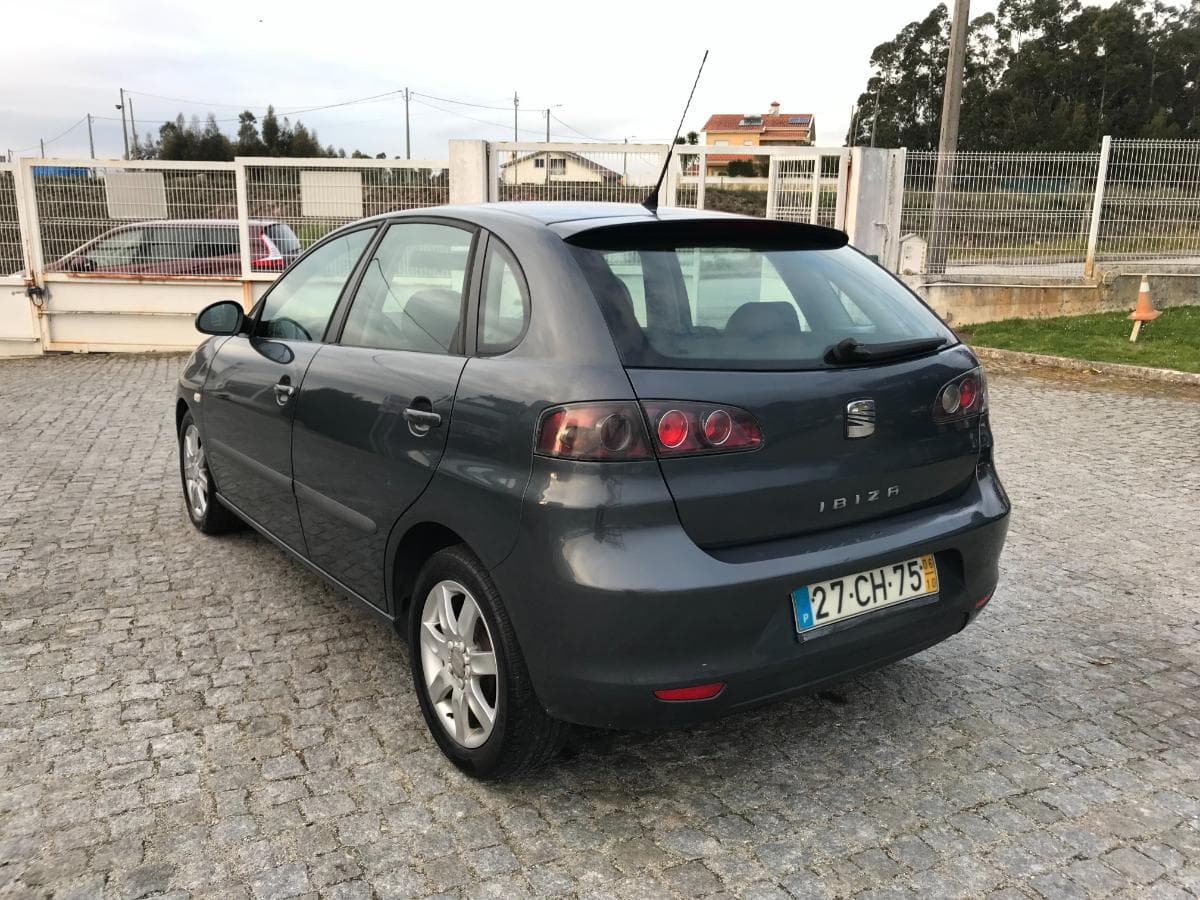 Seat Ibiza 1.4 TDI · Ano 2006 — image 9