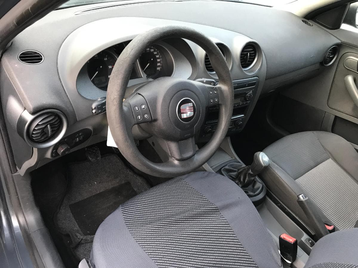 Seat Ibiza 1.4 TDI · Ano 2006 — image 25