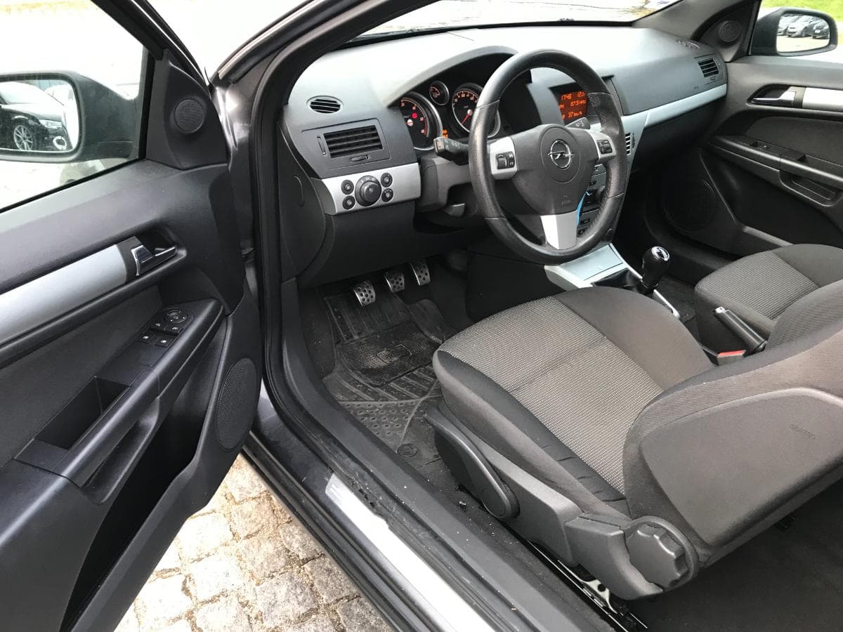 Opel Astra 1.3 CDTI · Ano 2008 — image 15