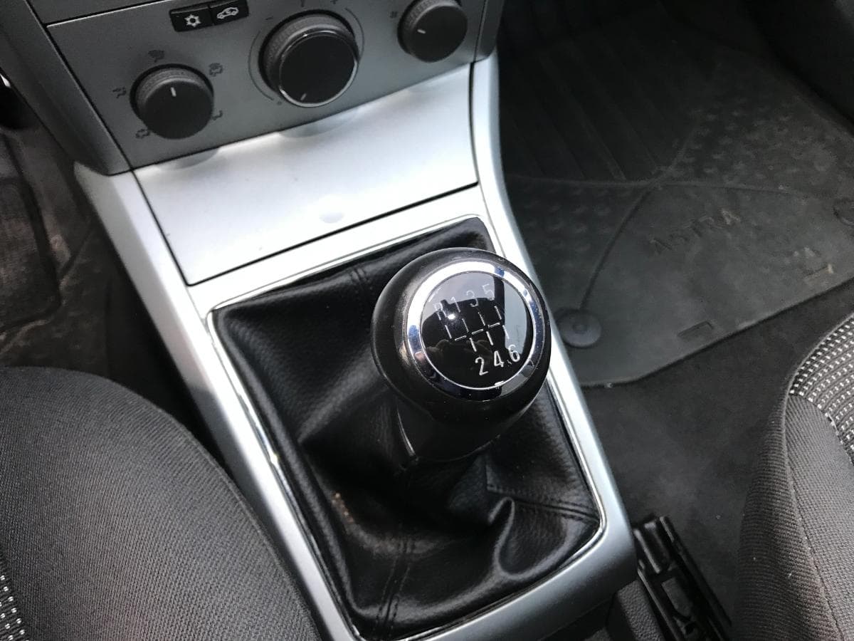 Opel Astra 1.3 CDTI · Ano 2008 — image 18