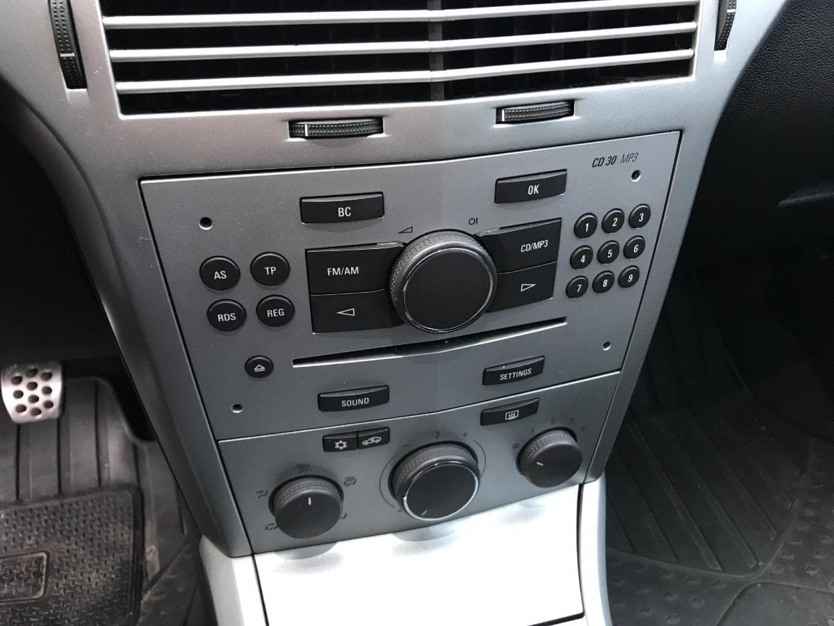 Opel Astra 1.3 CDTI · Ano 2008 — image 21
