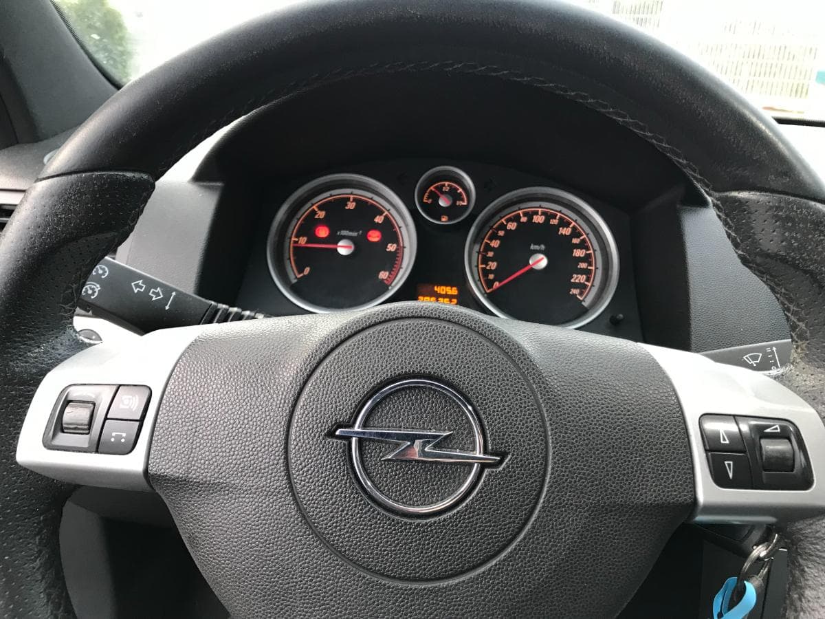 Opel Astra 1.3 CDTI · Ano 2008 — image 24