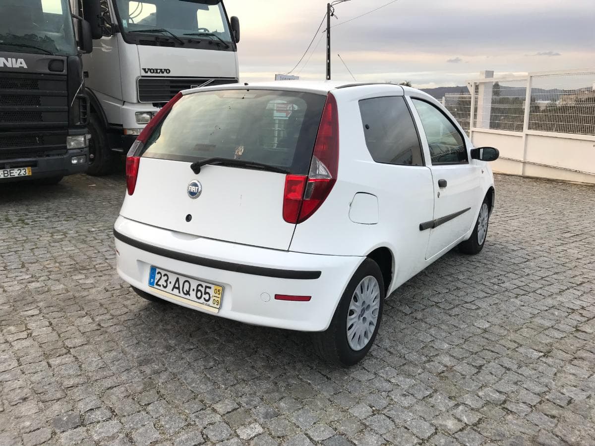 Fiat Punto 1.3 JTD · Ano 2005 — image 6
